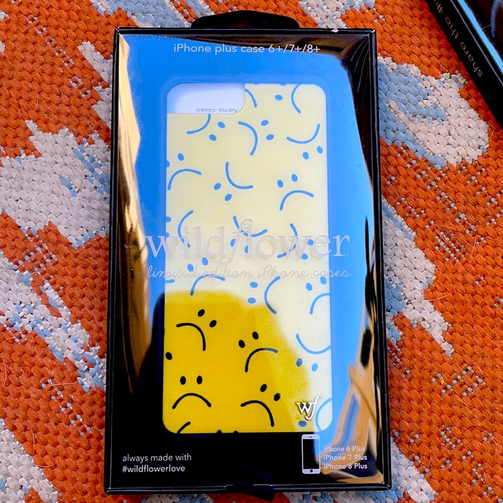 Yellow smiley face wildflower case!!